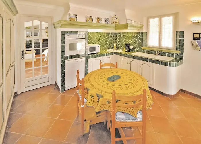 Amazing In Sainte Maxime Semesterbostad Sainte-Maxime